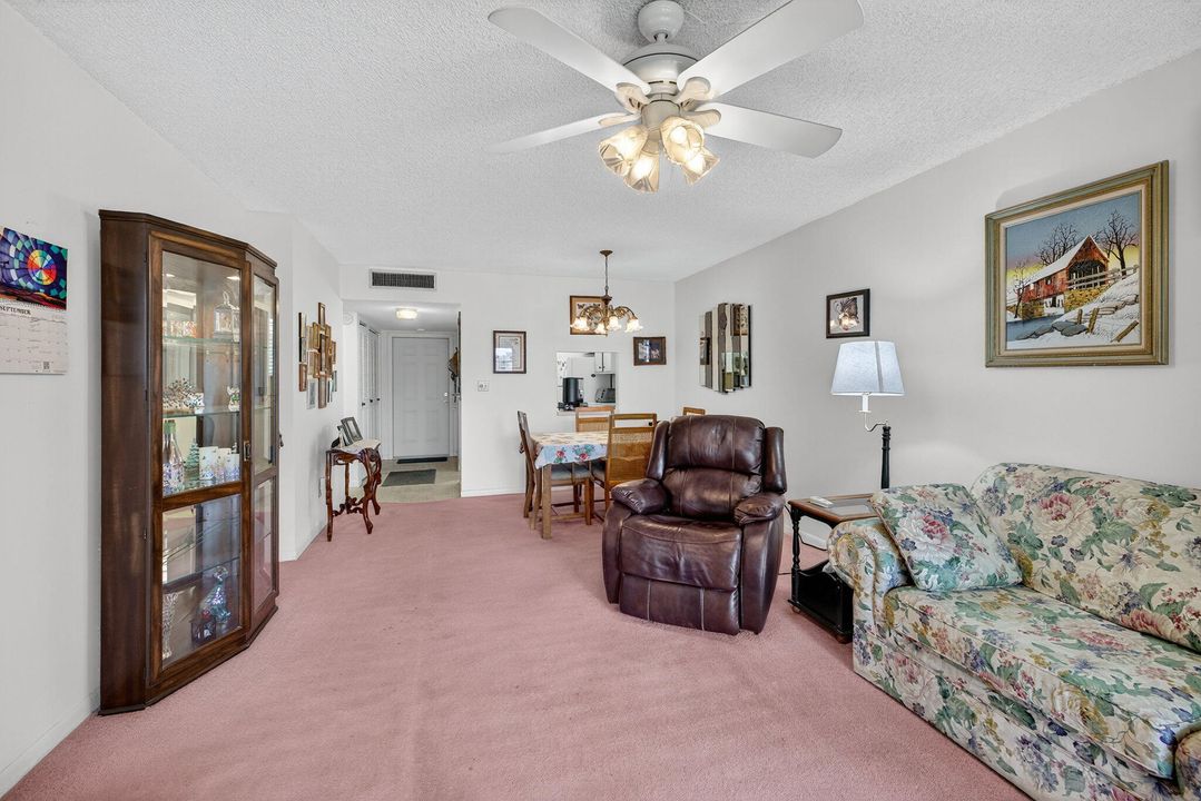 Active With Contract: $99,000 (2 beds, 2 baths, 880 Square Feet)