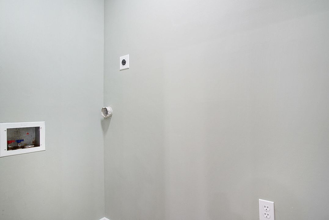 For Sale: $344,999 (3 beds, 2 baths, 1678 Square Feet)