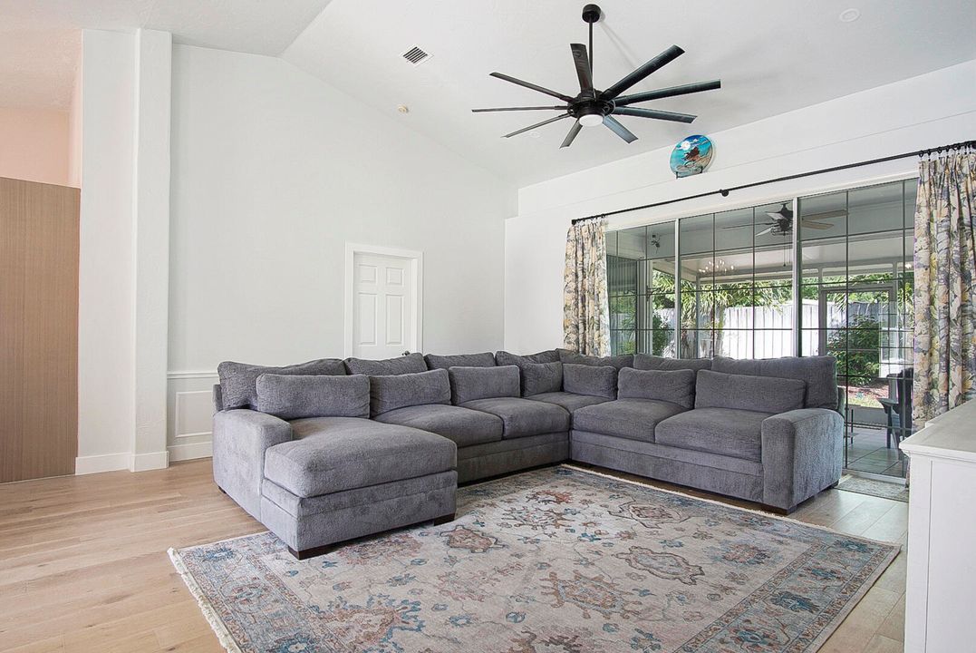 For Sale: $344,999 (3 beds, 2 baths, 1678 Square Feet)