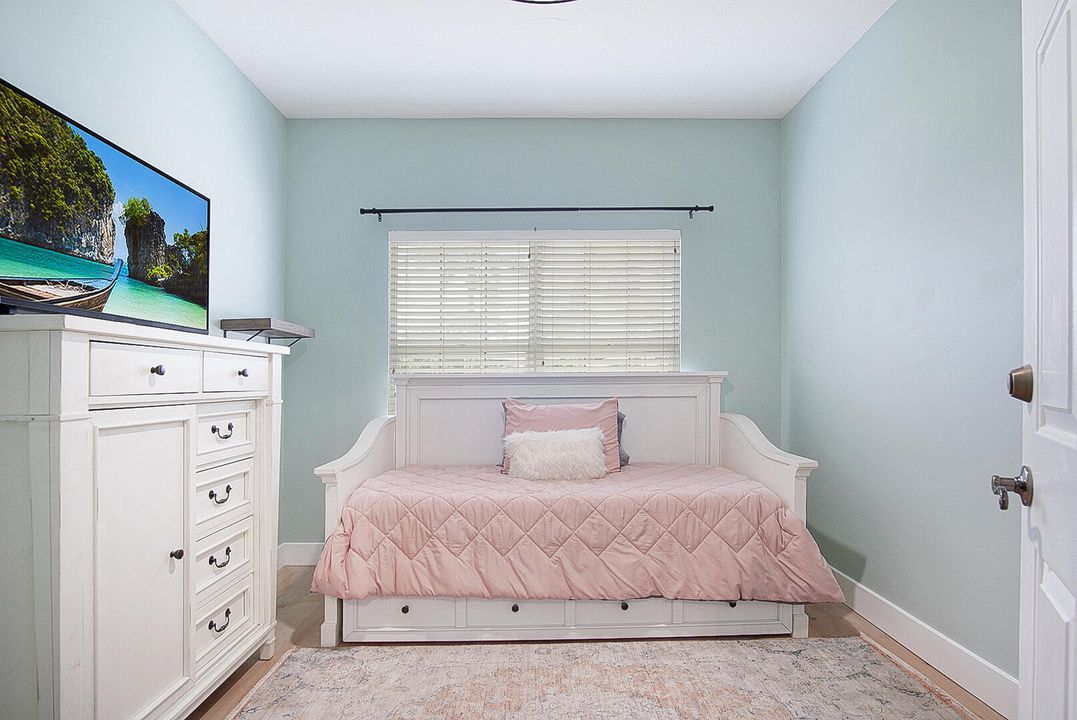 For Sale: $344,999 (3 beds, 2 baths, 1678 Square Feet)