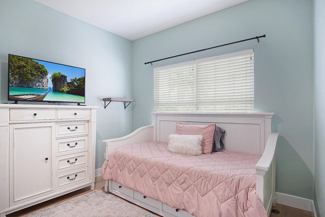 For Sale: $344,999 (3 beds, 2 baths, 1678 Square Feet)