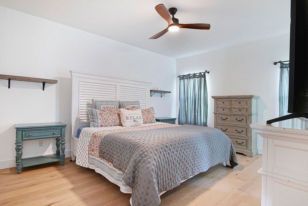 For Sale: $344,999 (3 beds, 2 baths, 1678 Square Feet)