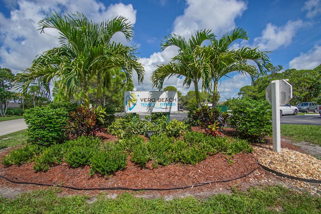 For Sale: $344,999 (3 beds, 2 baths, 1678 Square Feet)