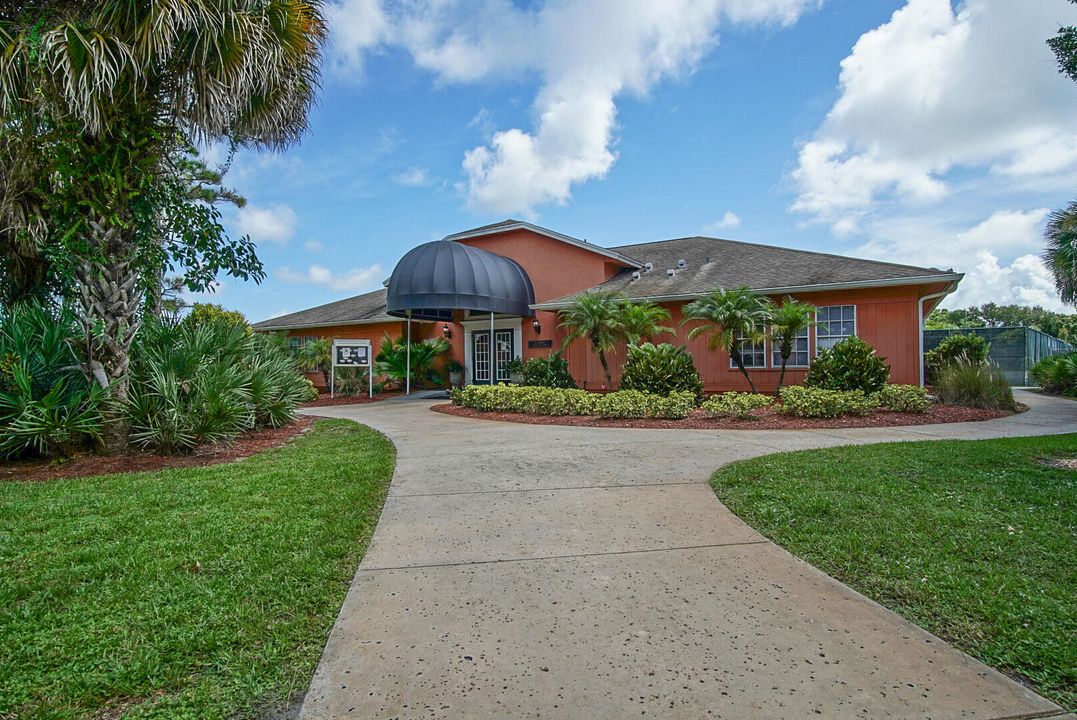 For Sale: $344,999 (3 beds, 2 baths, 1678 Square Feet)