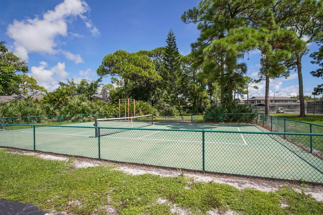 For Sale: $344,999 (3 beds, 2 baths, 1678 Square Feet)