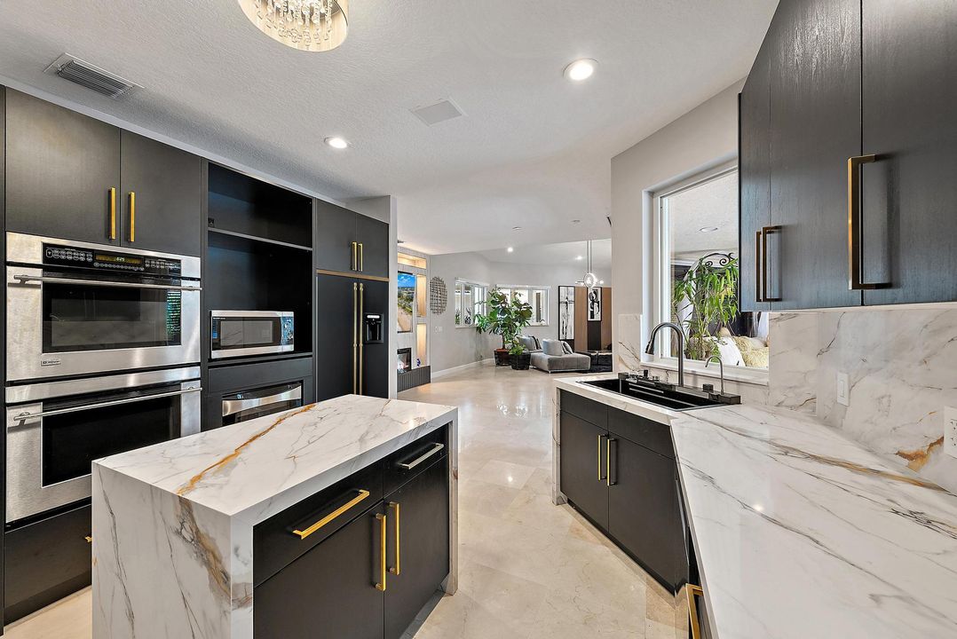 For Sale: $2,999,000 (4 beds, 5 baths, 5308 Square Feet)