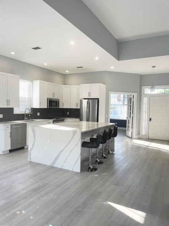 Activo con contrato: $2,900 (3 camas, 2 baños, 1849 Pies cuadrados)