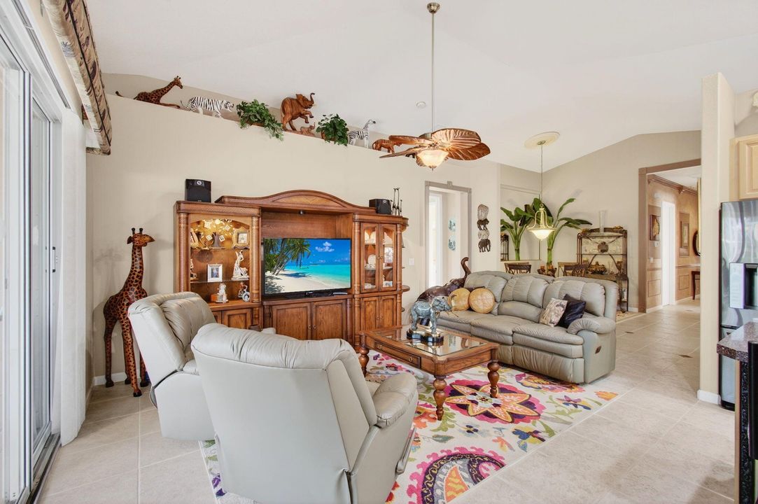 Active With Contract: $469,500 (3 beds, 2 baths, 1981 Square Feet)