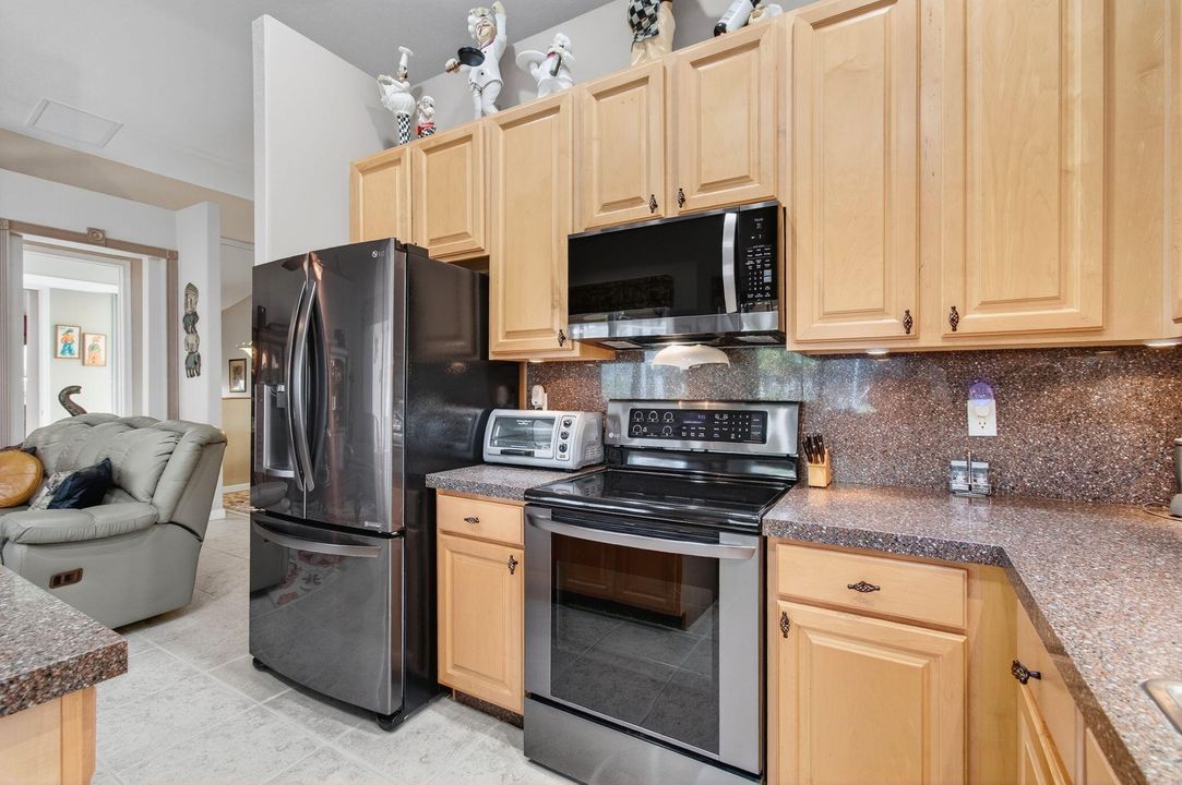 Active With Contract: $469,500 (3 beds, 2 baths, 1981 Square Feet)