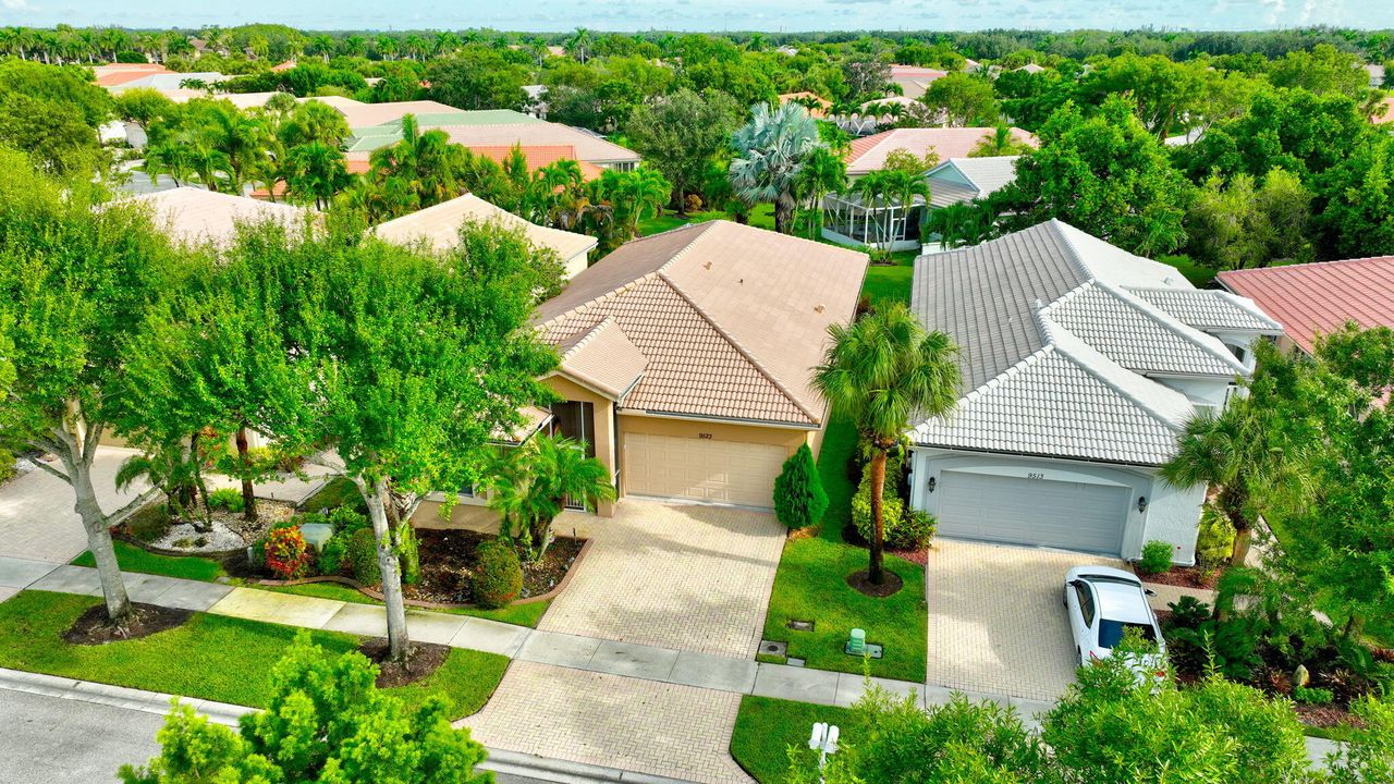 Active With Contract: $469,500 (3 beds, 2 baths, 1981 Square Feet)