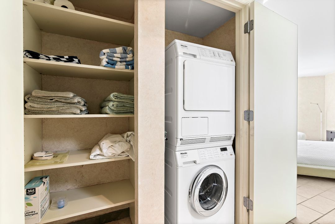 Active With Contract: $1,549,000 (2 beds, 2 baths, 1446 Square Feet)