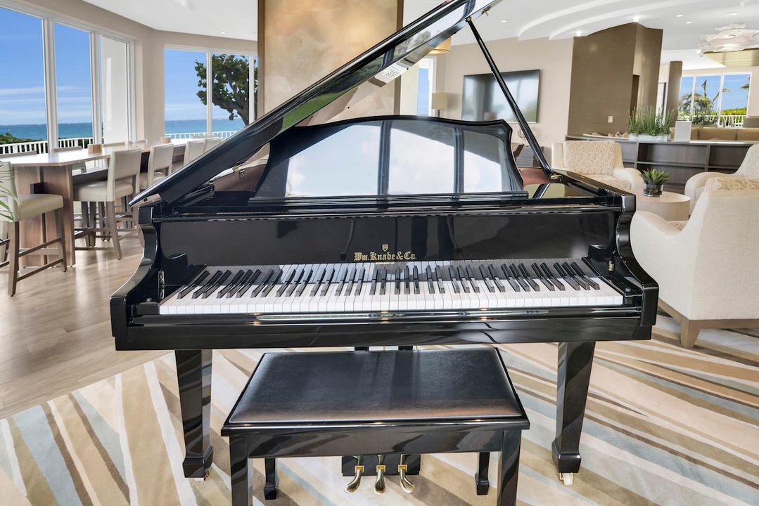 Active With Contract: $1,549,000 (2 beds, 2 baths, 1446 Square Feet)