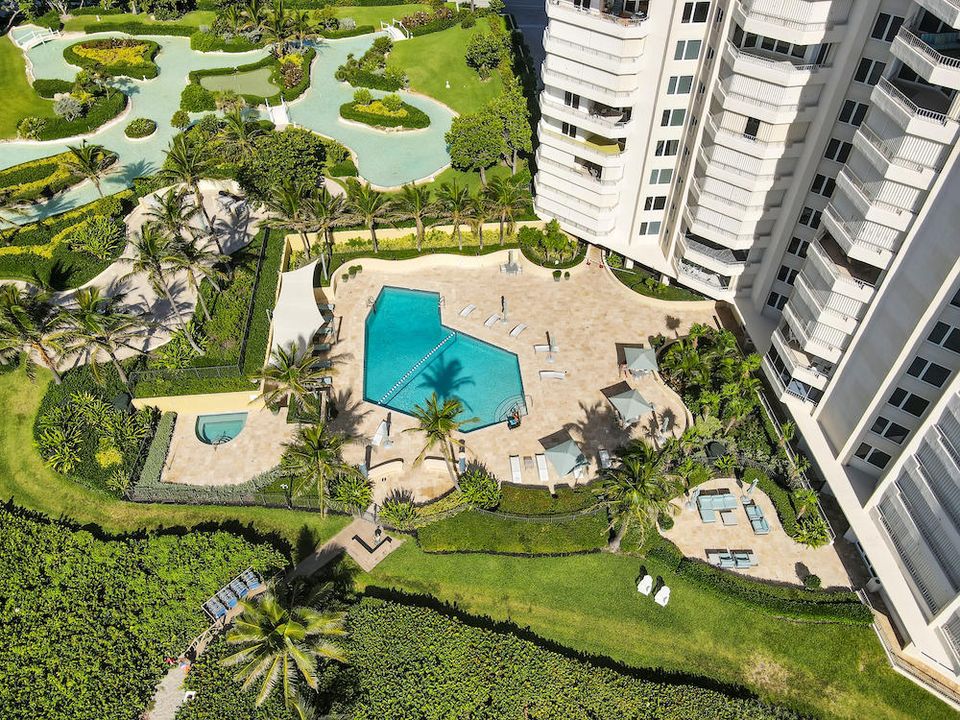 Active With Contract: $1,549,000 (2 beds, 2 baths, 1446 Square Feet)