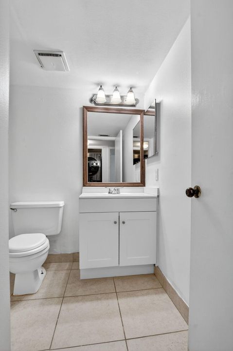 Active With Contract: $185,000 (2 beds, 2 baths, 910 Square Feet)