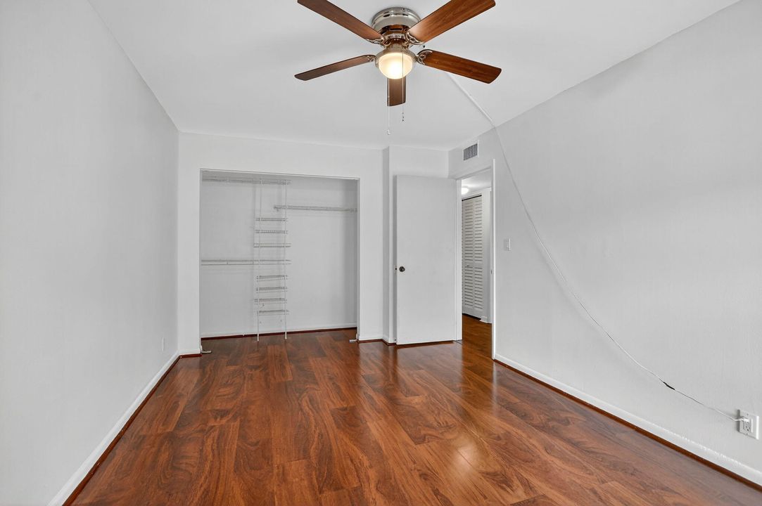 Active With Contract: $185,000 (2 beds, 2 baths, 910 Square Feet)