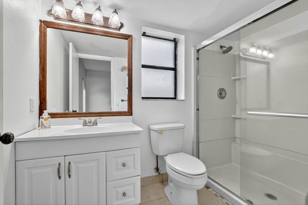 Active With Contract: $185,000 (2 beds, 2 baths, 910 Square Feet)