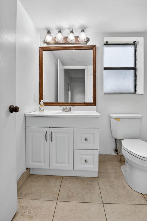 Active With Contract: $185,000 (2 beds, 2 baths, 910 Square Feet)