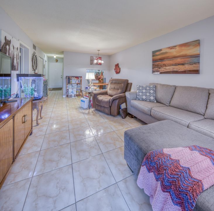 Active With Contract: $59,000 (1 beds, 1 baths, 894 Square Feet)