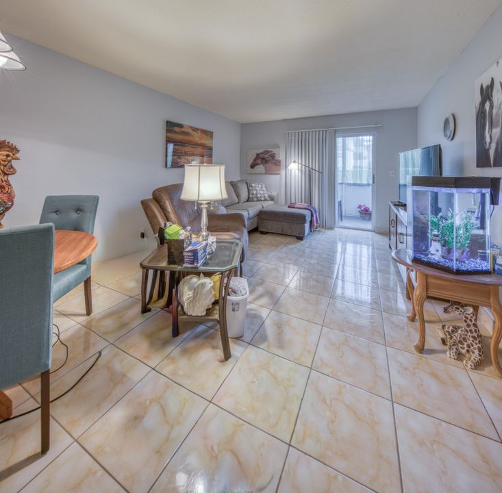 Active With Contract: $59,000 (1 beds, 1 baths, 894 Square Feet)