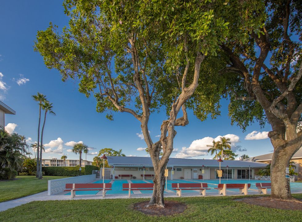 Active With Contract: $59,000 (1 beds, 1 baths, 894 Square Feet)