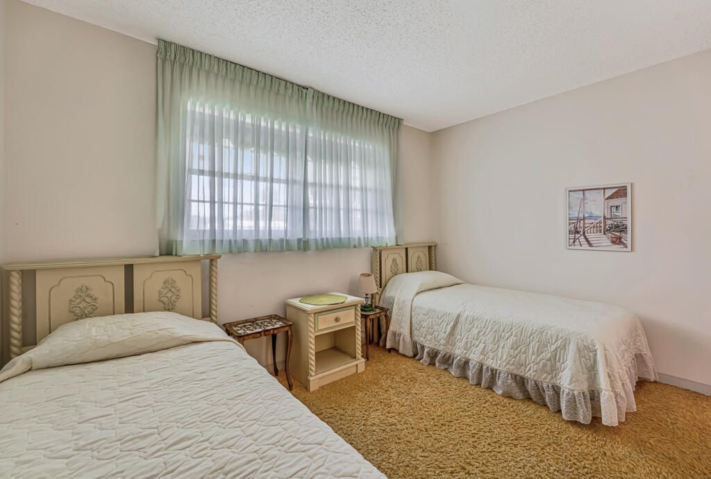 Под контрактом: $155,000 (2 спален, 2 ванн, 904 Квадратных фут)