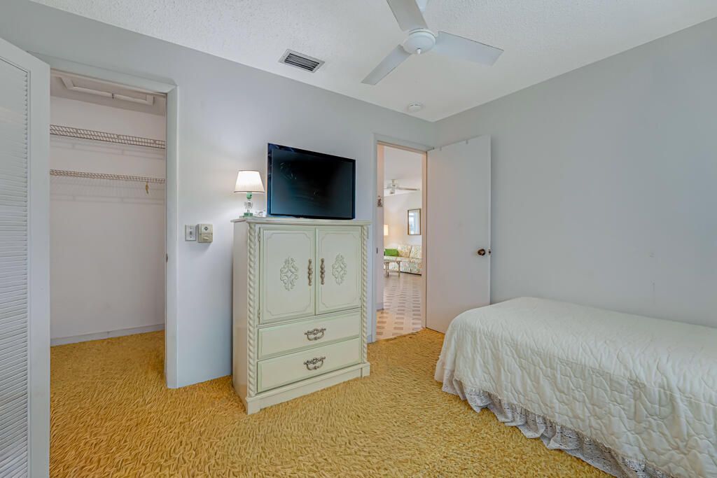 Под контрактом: $155,000 (2 спален, 2 ванн, 904 Квадратных фут)