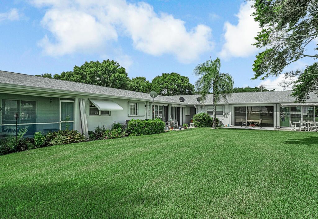 Под контрактом: $155,000 (2 спален, 2 ванн, 904 Квадратных фут)