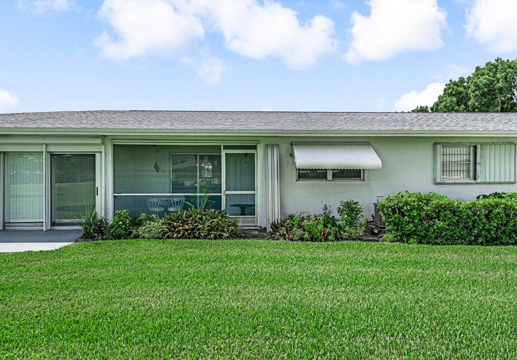 Под контрактом: $155,000 (2 спален, 2 ванн, 904 Квадратных фут)