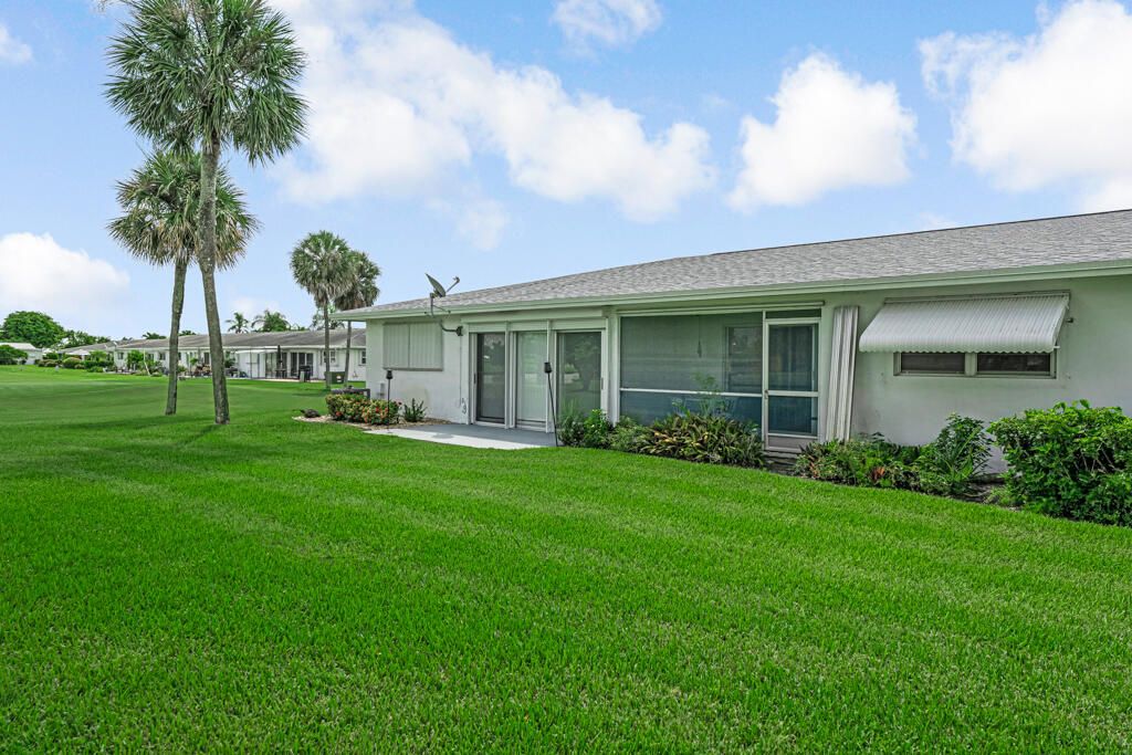 Под контрактом: $155,000 (2 спален, 2 ванн, 904 Квадратных фут)