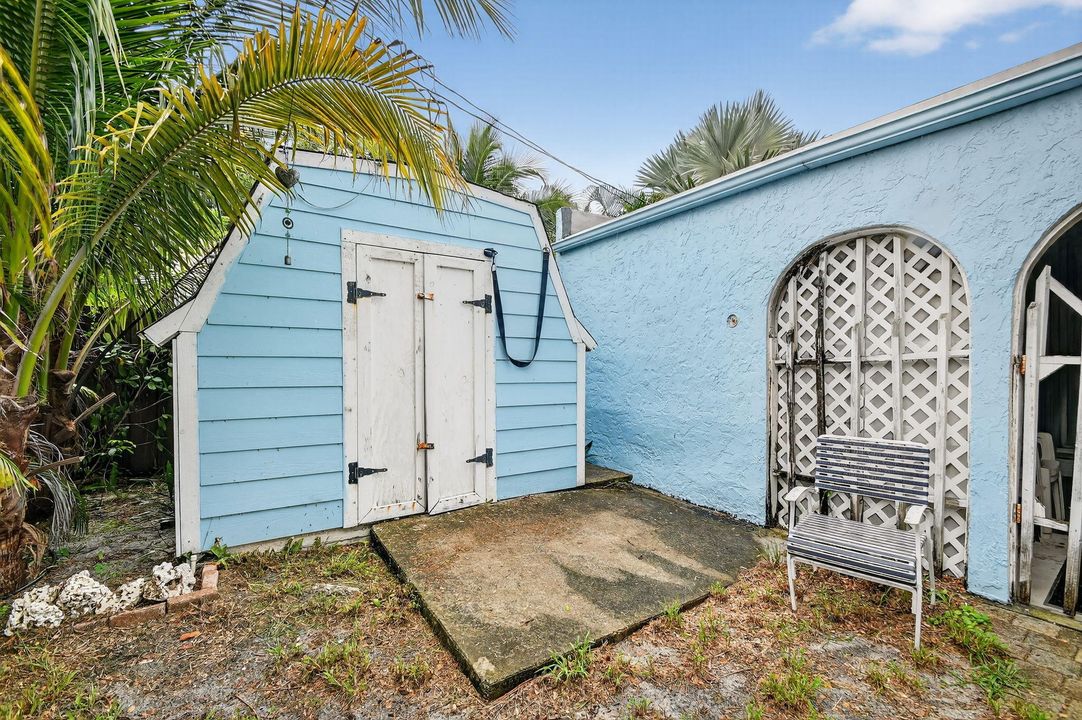 Под контрактом: $449,000 (3 спален, 1 ванн, 1111 Квадратных фут)