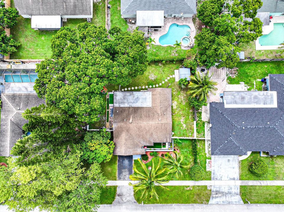 Active With Contract: $499,000 (3 beds, 3 baths, 1702 Square Feet)