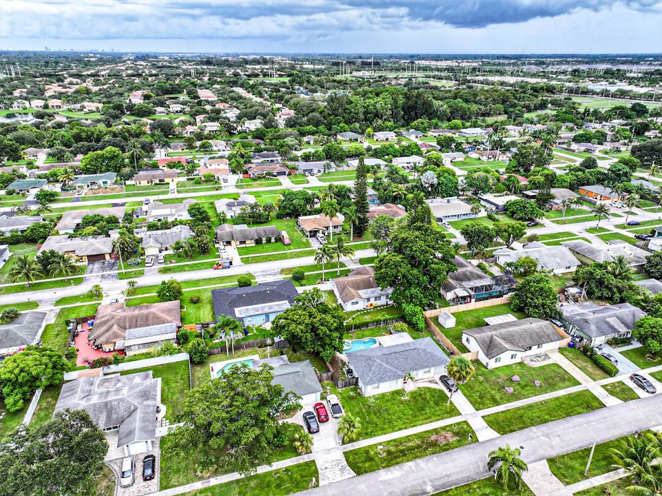 Active With Contract: $499,000 (3 beds, 3 baths, 1702 Square Feet)