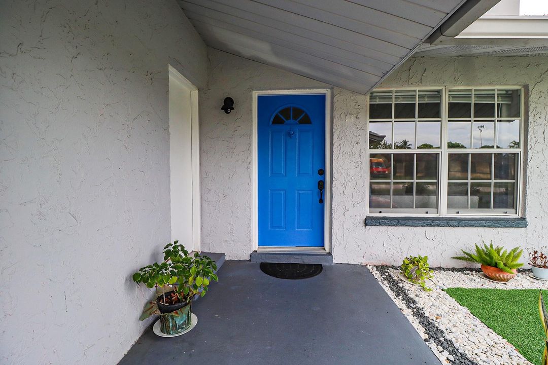 Active With Contract: $499,000 (3 beds, 3 baths, 1702 Square Feet)