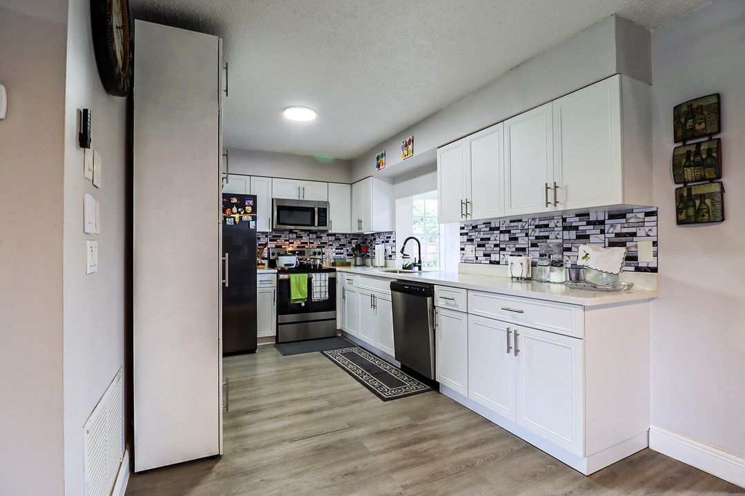 Active With Contract: $499,000 (3 beds, 3 baths, 1702 Square Feet)