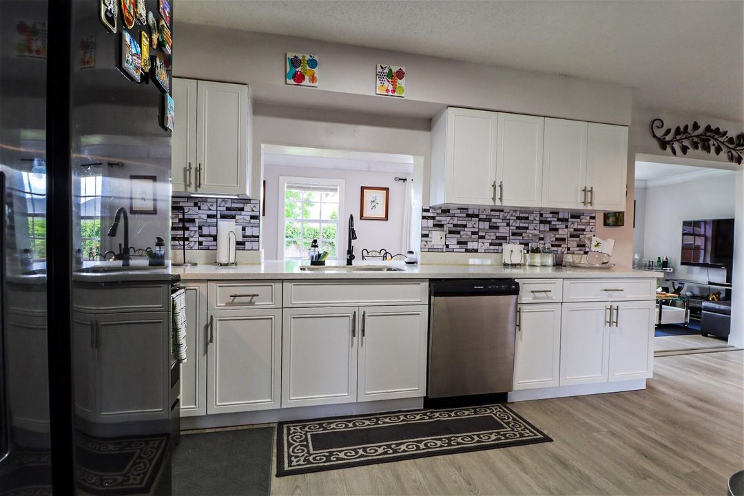 Active With Contract: $499,000 (3 beds, 3 baths, 1702 Square Feet)