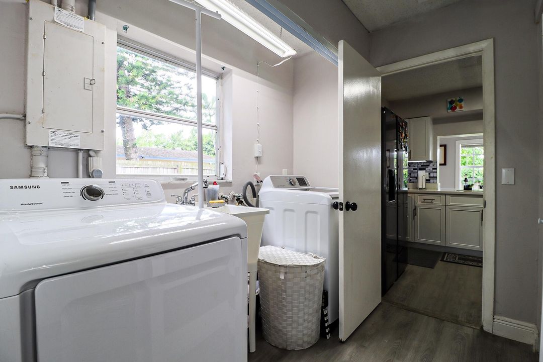 Active With Contract: $499,000 (3 beds, 3 baths, 1702 Square Feet)