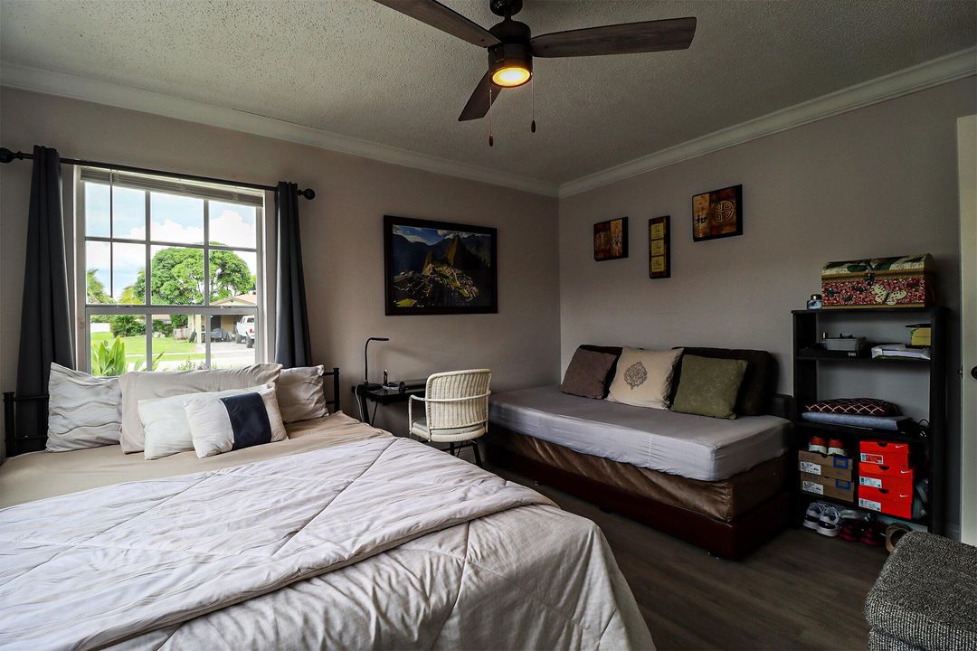 Active With Contract: $499,000 (3 beds, 3 baths, 1702 Square Feet)