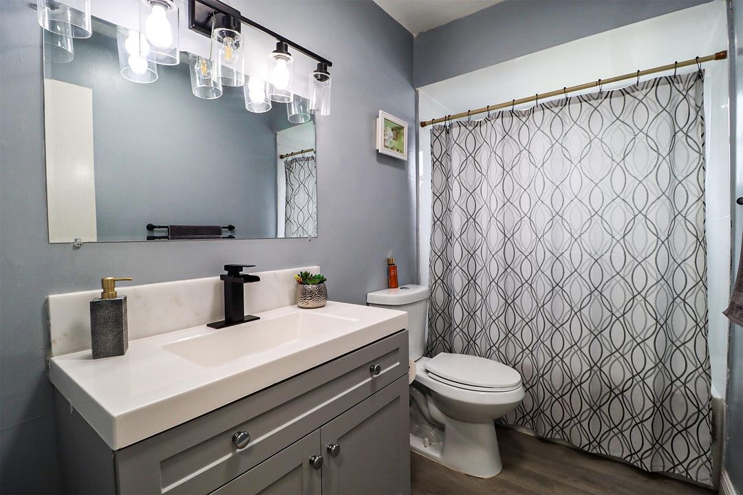 Active With Contract: $499,000 (3 beds, 3 baths, 1702 Square Feet)