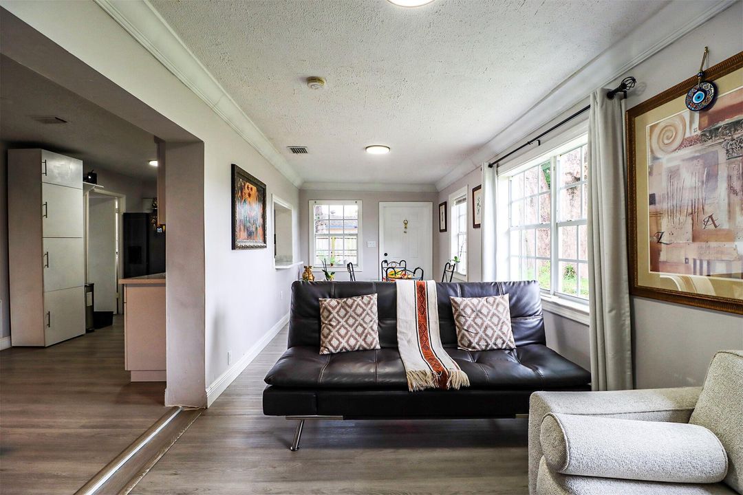 Active With Contract: $499,000 (3 beds, 3 baths, 1702 Square Feet)