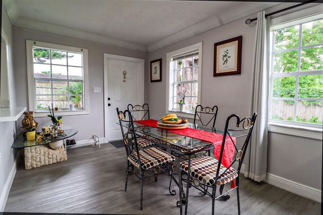 Active With Contract: $499,000 (3 beds, 3 baths, 1702 Square Feet)