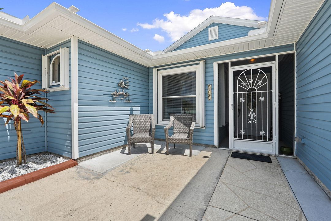 Active With Contract: $315,000 (2 beds, 2 baths, 1450 Square Feet)