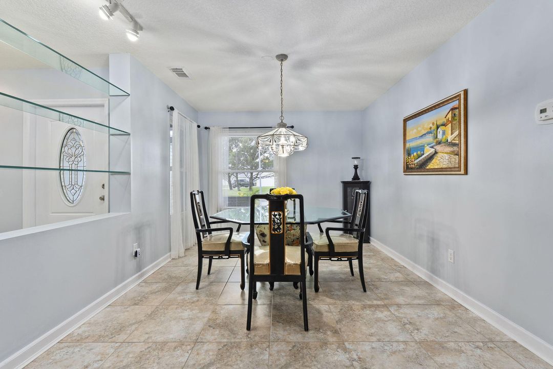 Active With Contract: $315,000 (2 beds, 2 baths, 1450 Square Feet)