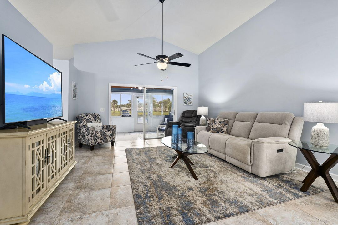 Active With Contract: $315,000 (2 beds, 2 baths, 1450 Square Feet)