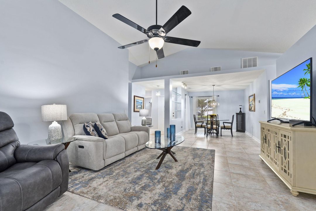 Active With Contract: $315,000 (2 beds, 2 baths, 1450 Square Feet)