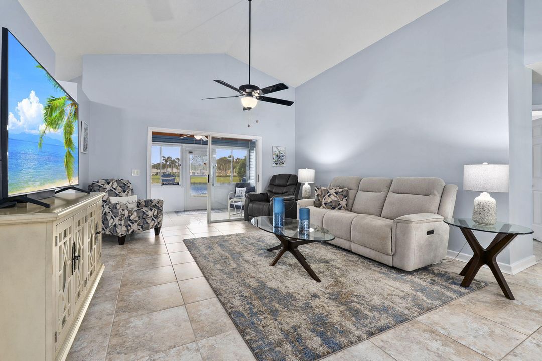 Active With Contract: $315,000 (2 beds, 2 baths, 1450 Square Feet)