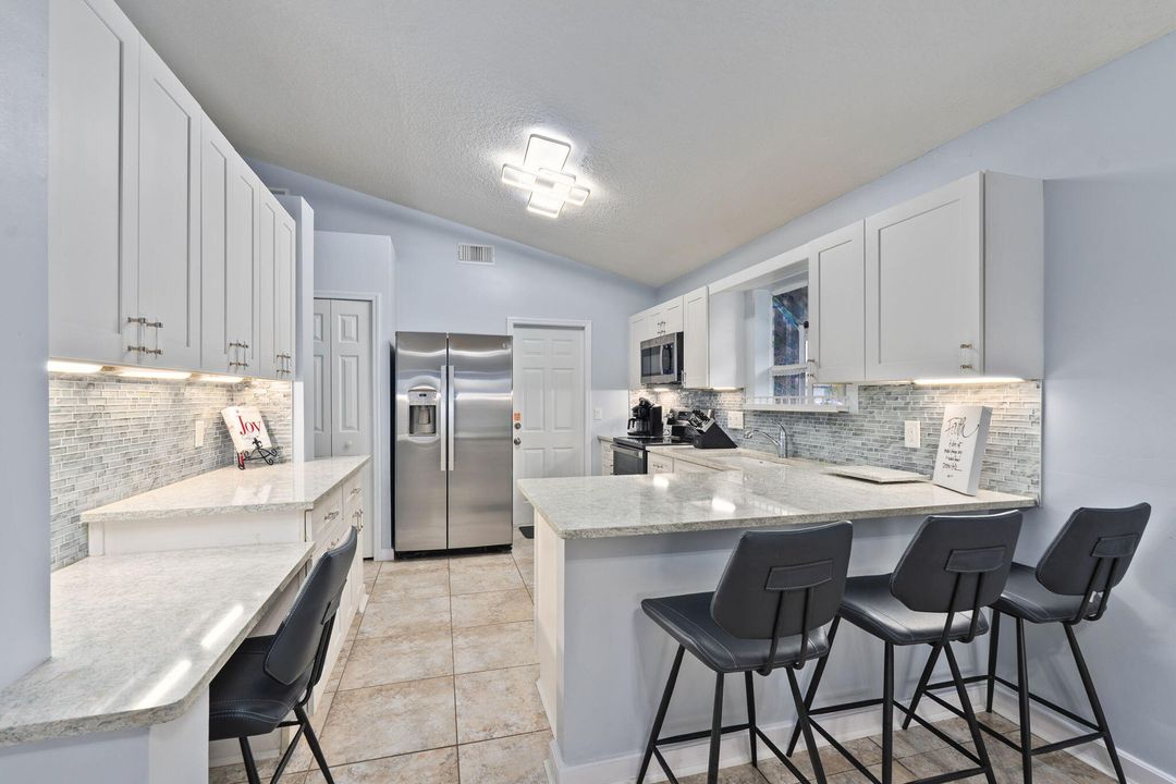 Active With Contract: $315,000 (2 beds, 2 baths, 1450 Square Feet)