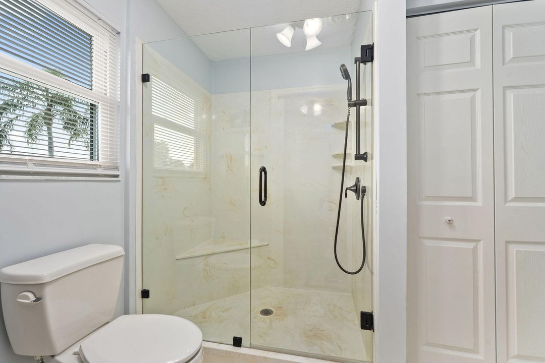 Active With Contract: $315,000 (2 beds, 2 baths, 1450 Square Feet)