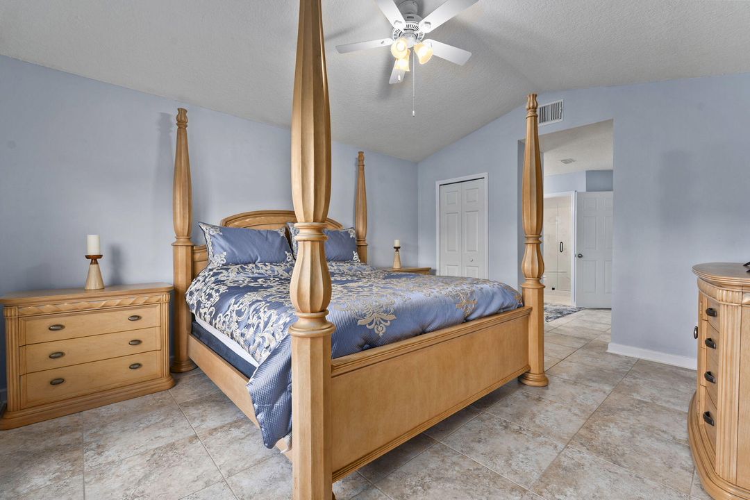 Active With Contract: $315,000 (2 beds, 2 baths, 1450 Square Feet)