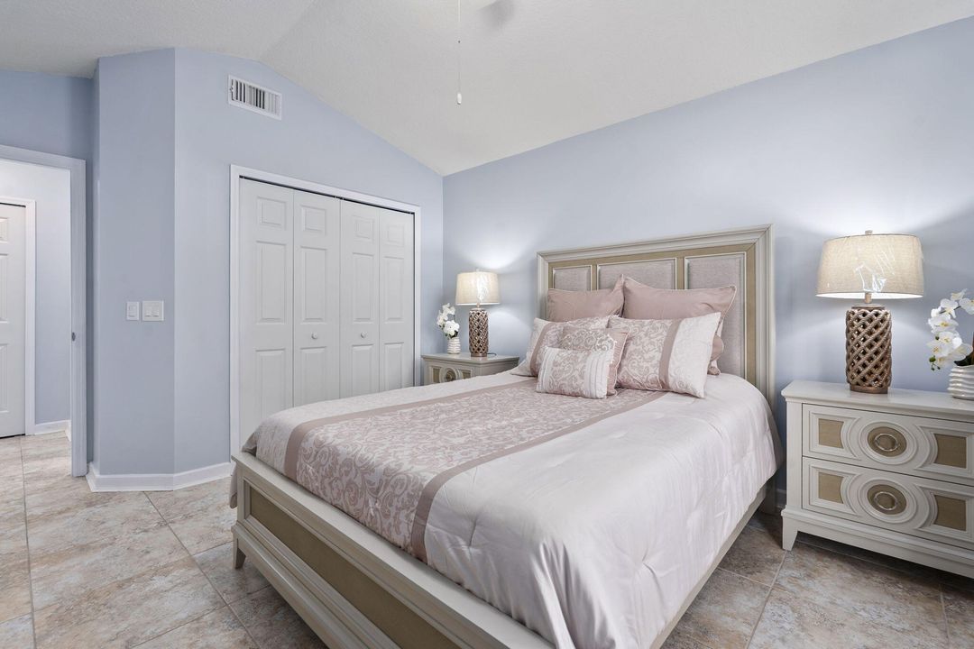 Active With Contract: $315,000 (2 beds, 2 baths, 1450 Square Feet)