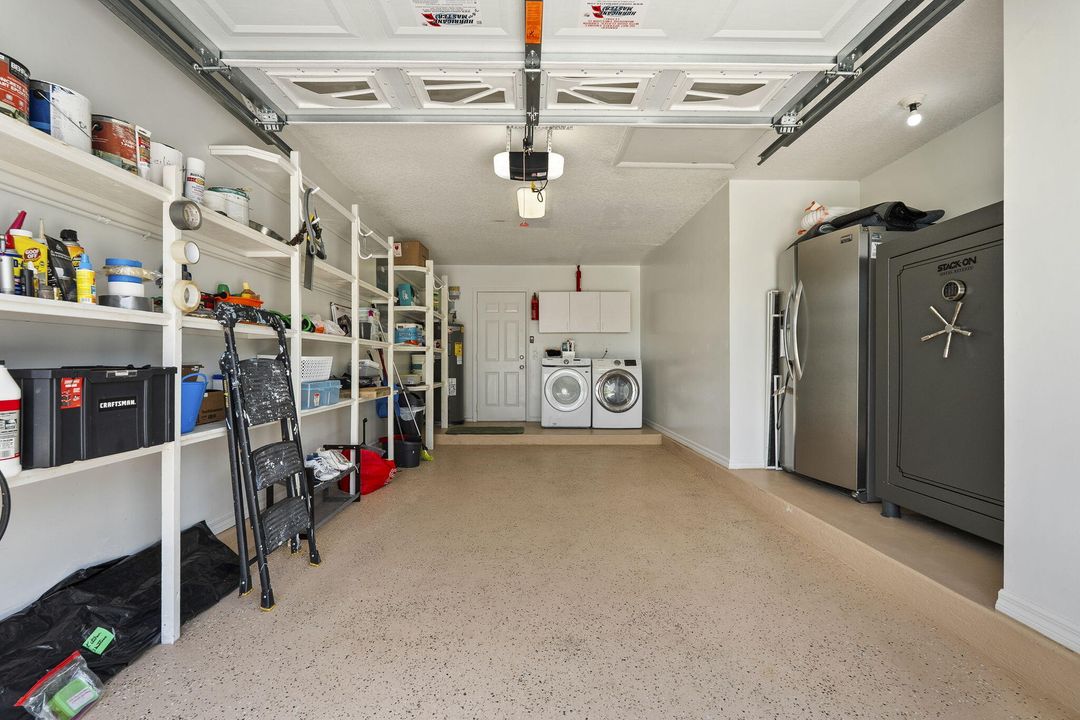 Active With Contract: $315,000 (2 beds, 2 baths, 1450 Square Feet)